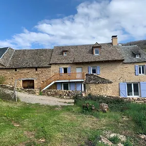 La Combe Aux Fées Couette-café